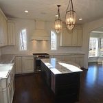 Open vs. Closed Kitchen: Which is Best for Your Custom Home?